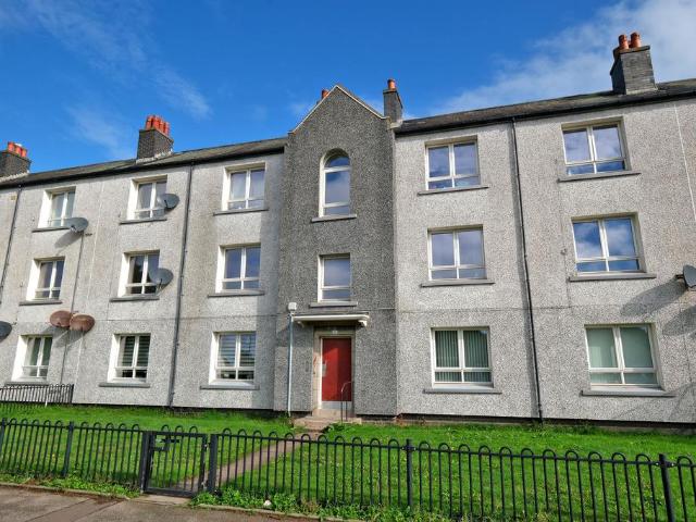 Flat for sale in Ballindoch, Scotland