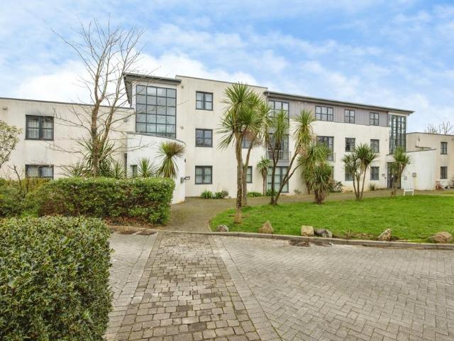 Flat for sale in St Stephen, Cornwall