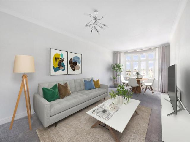 Flat for sale in Fulham, Greater London