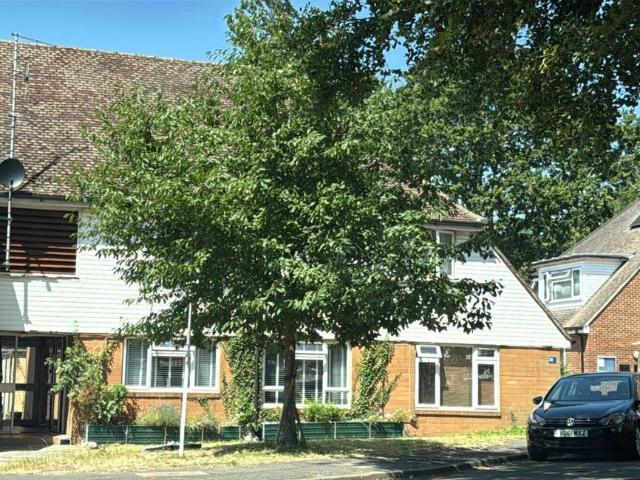 Flat for sale in Pachesham Park, Surrey
