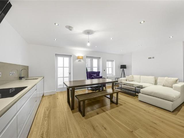 Flat for sale in City of Westminster, Greater London