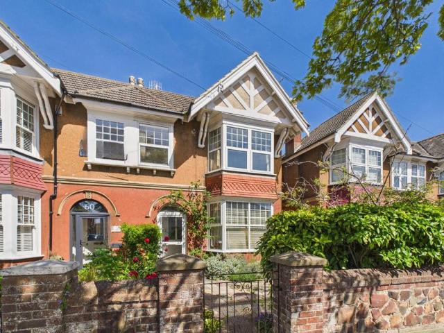 Flat for sale in Worthing, West Sussex