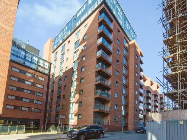 Flat for sale in Chinatown, Liverpool