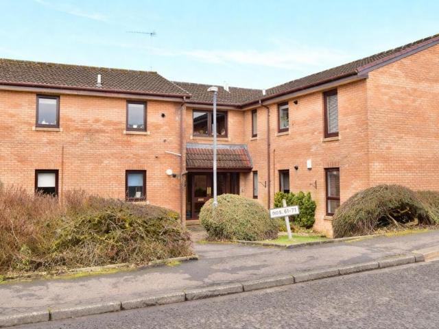 Flat for sale in Mearns, Scotland