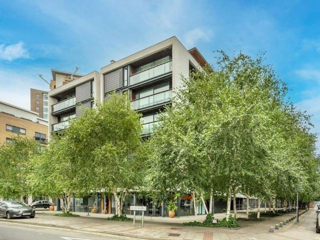 Flat for sale in Stratford Marsh, Greater London