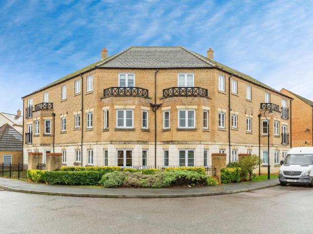 Flat for sale in Grange Park, Northamptonshire