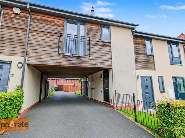 Flat for sale in Joiner's Square, Hanley