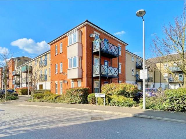 Flat for sale in Chadwell Heath, Little Heath