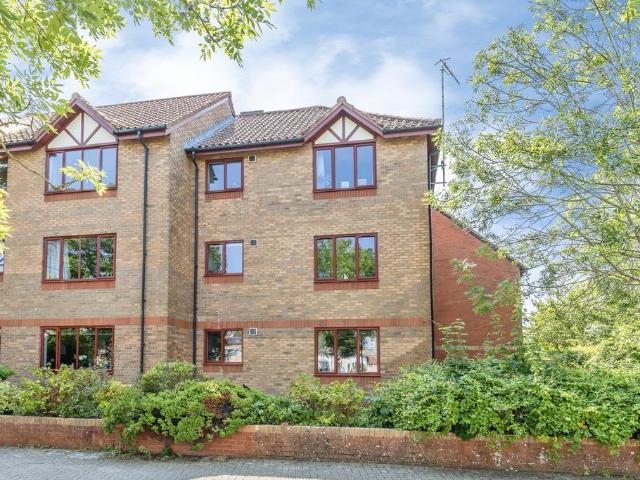 Flat for sale in Spike Island, Feckenham