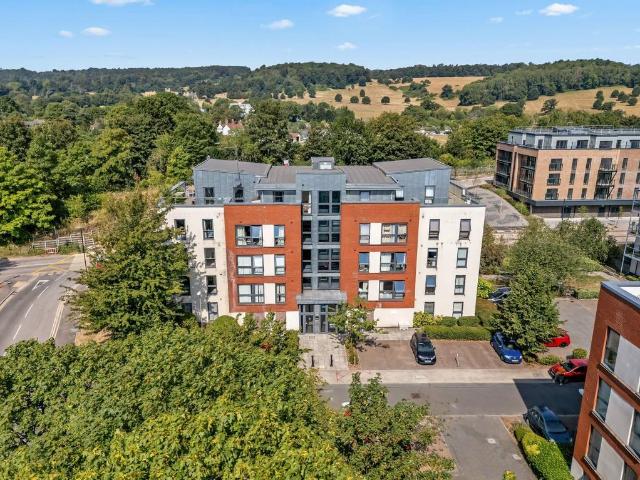 Flat for sale in Feckenham, City Of Bristol