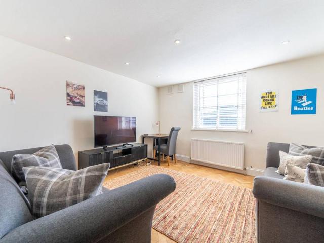 Flat for sale in Paddington, Greater London