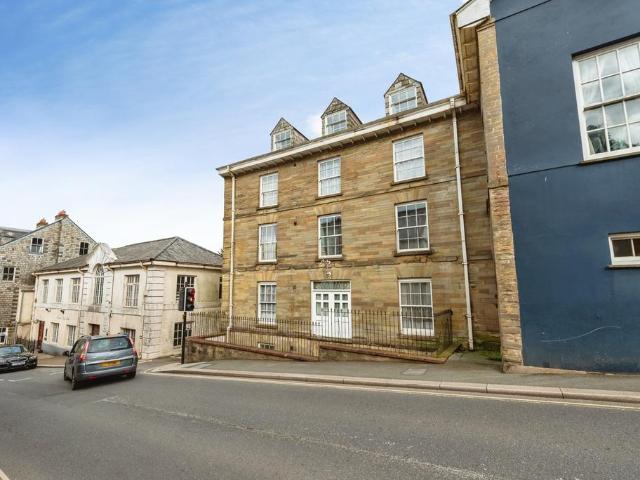 Flat for sale in Camelford