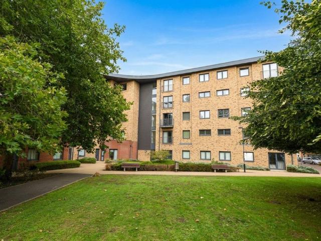 Flat for sale in Huntingdon