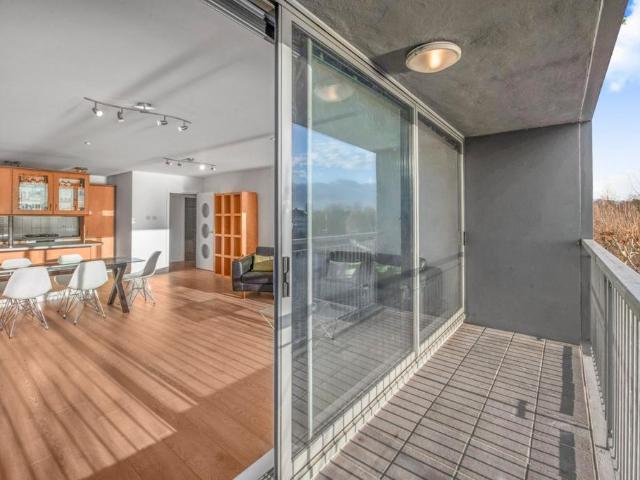 Flat for sale in Isle Of Dogs, Isle Of Man