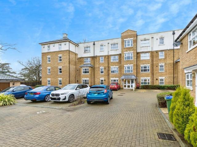 Flat for sale in North Horsham, Horsham