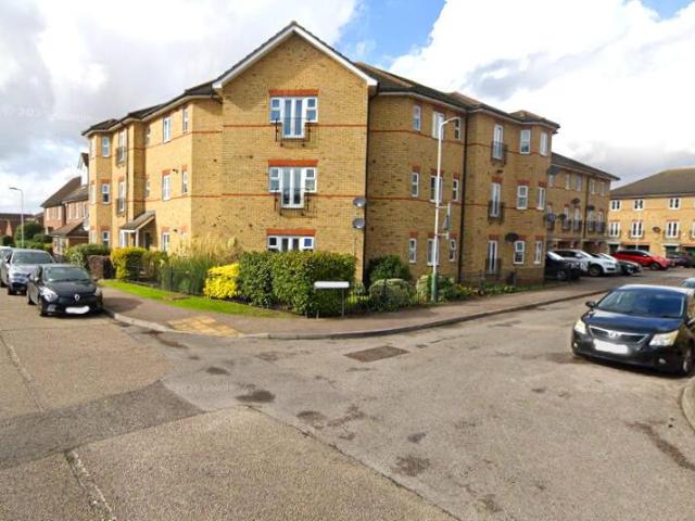 Flat for sale in Gallows Corner, Greater London