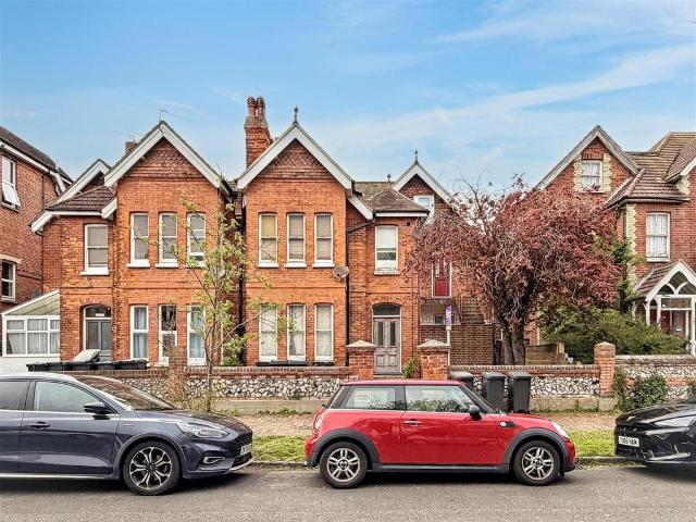 Flat for sale in Upperton, Eastbourne