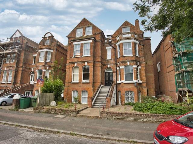 Flat for sale in Folkestone