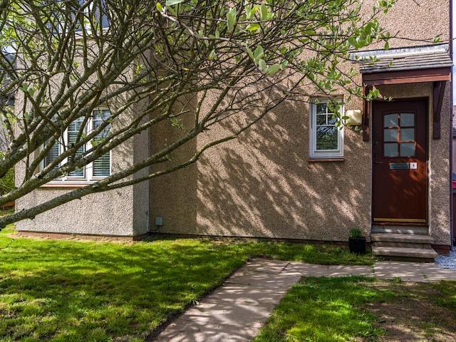 Flat for sale in Cove Bay, Ballindoch