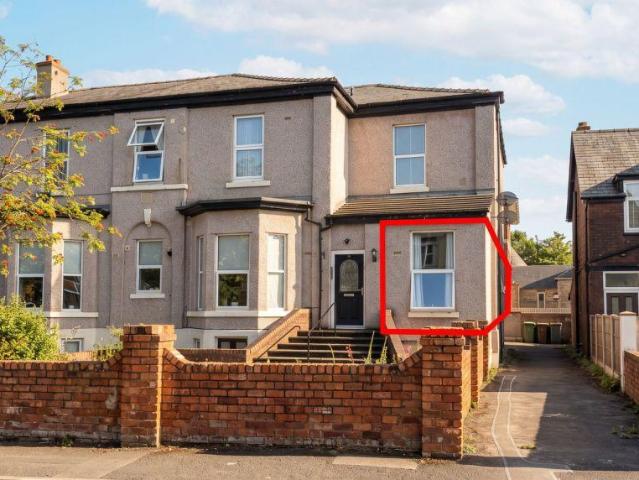 Flat for sale in Southport, Sefton