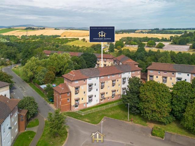 Flat for sale in Whitfield, Scotland