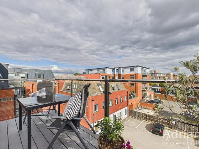 Flat for sale in Moulsham, Chelmsford
