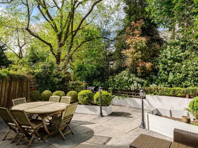 Flat for sale in Royal Borough of Kensington and Chelsea, Greater London