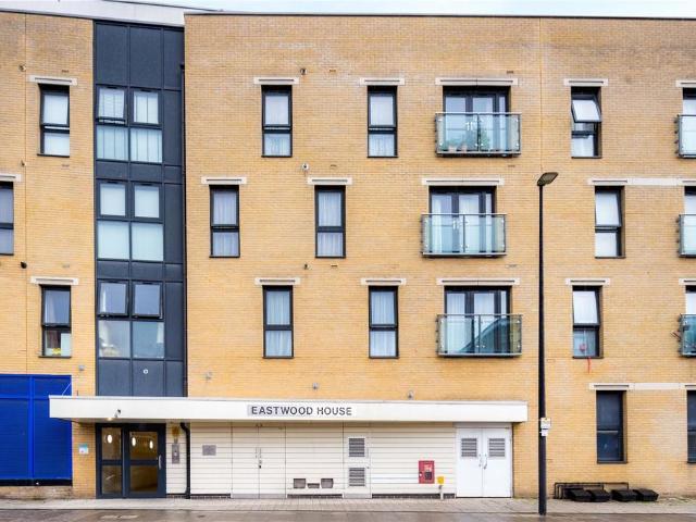 Flat for sale in Bromley-by-Bow, Poplar Grove