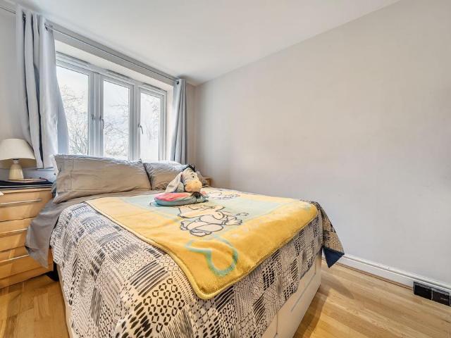 Flat for sale in Rotherhithe, Greater London