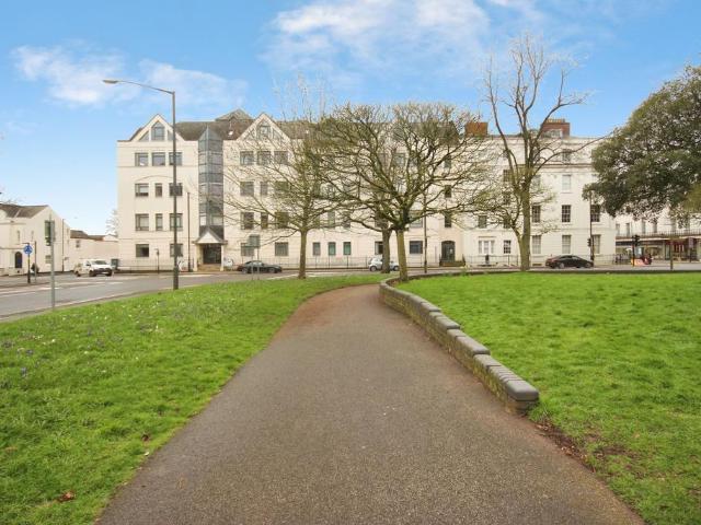 Flat for sale in Milverton, Green Close