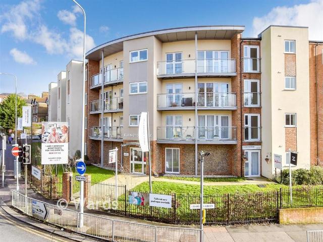 Flat for sale in Tower Hamlets, Ash