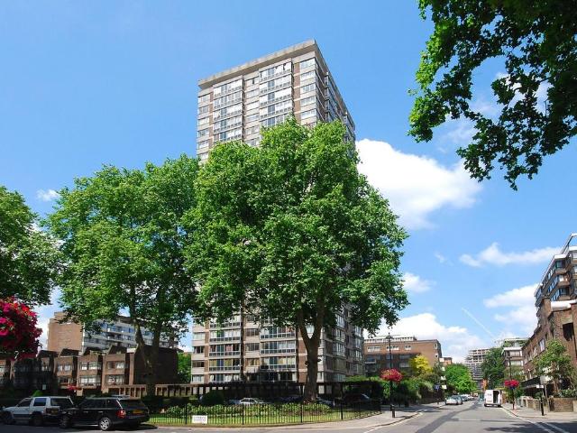 Flat for sale in Paddington, Greater London