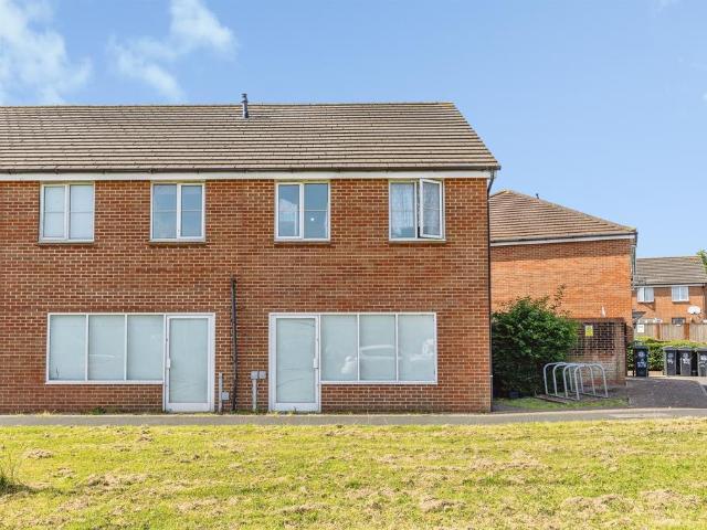 Flat for sale in Feckenham, City Of Bristol