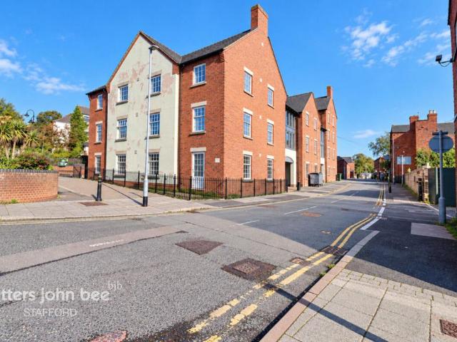 Flat for sale in Oultoncross, Stafford