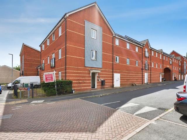 Flat for sale in Darlaston, West Midlands