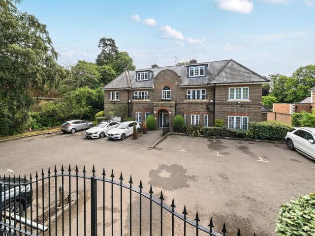 Flat for sale in Sunninghill and Ascot, Ascot