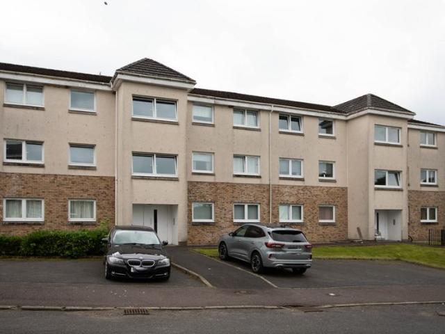 Flat for sale in Lesmahagow, Scotland