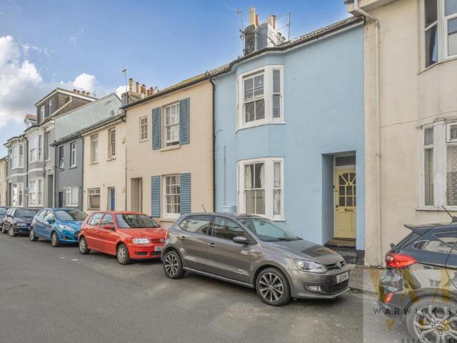 Flat for sale in Fishersgate, West Sussex