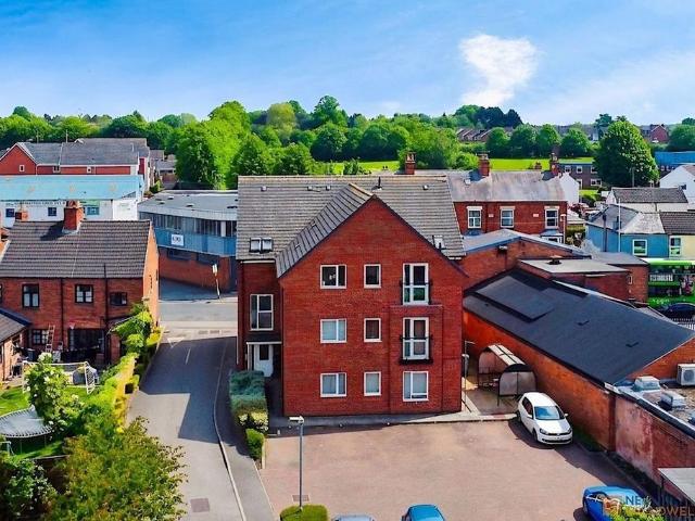 Flat for sale in Elmfield, Leicestershire