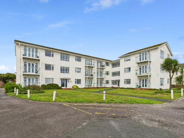 Flat for sale in Worthing, West Sussex