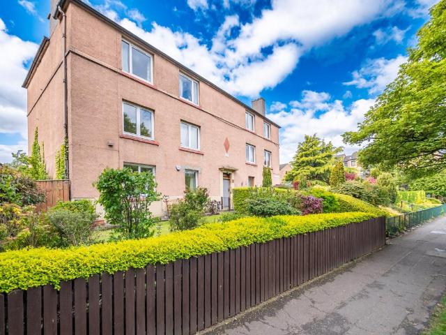 Flat for sale in Moat, Slateford