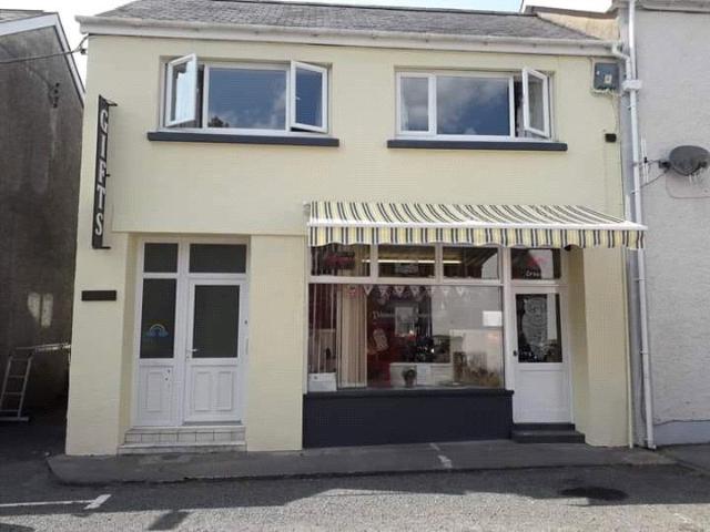 Flat for sale in Tregaron