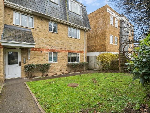 Flat for sale in Greater London