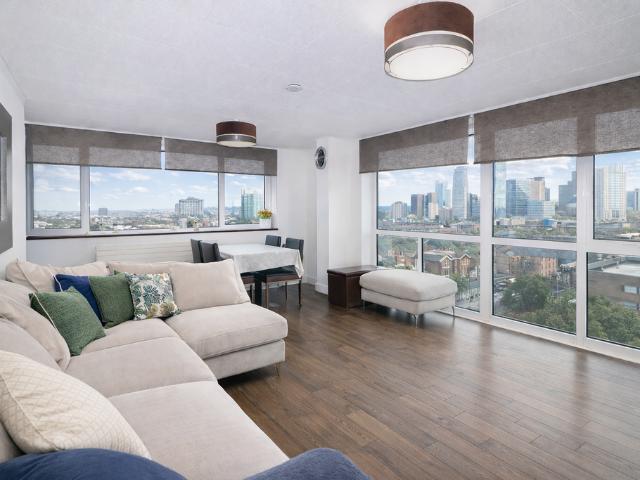 Flat for sale in London Borough of Croydon, Greater London