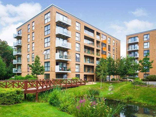 Flat for sale in Greater London