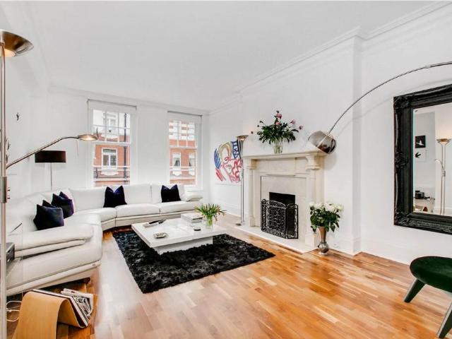 Flat for sale in Chelsea, Greater London