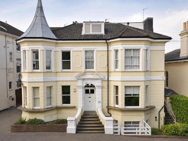 Flat for sale in St James, Sandown Park