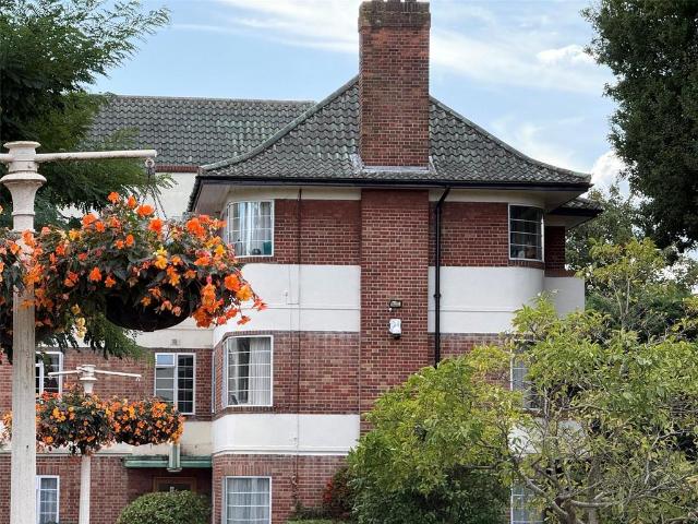 Flat for sale in London Borough of Redbridge, Greater London