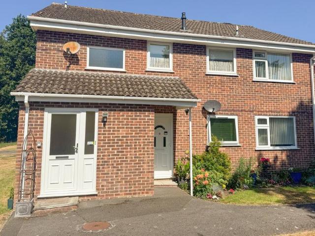 Flat for sale in Ringwood, Ashurst Bridge