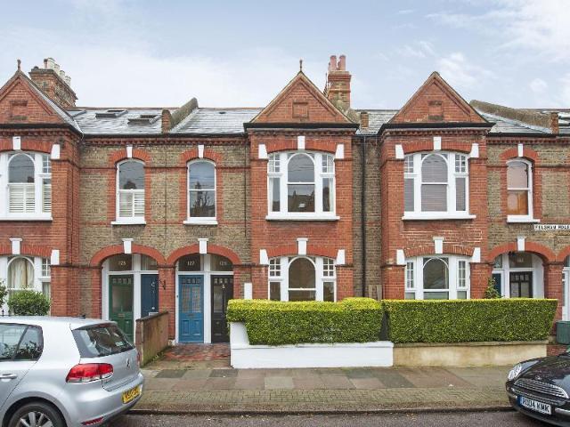 Flat for sale in Putney, Greater London